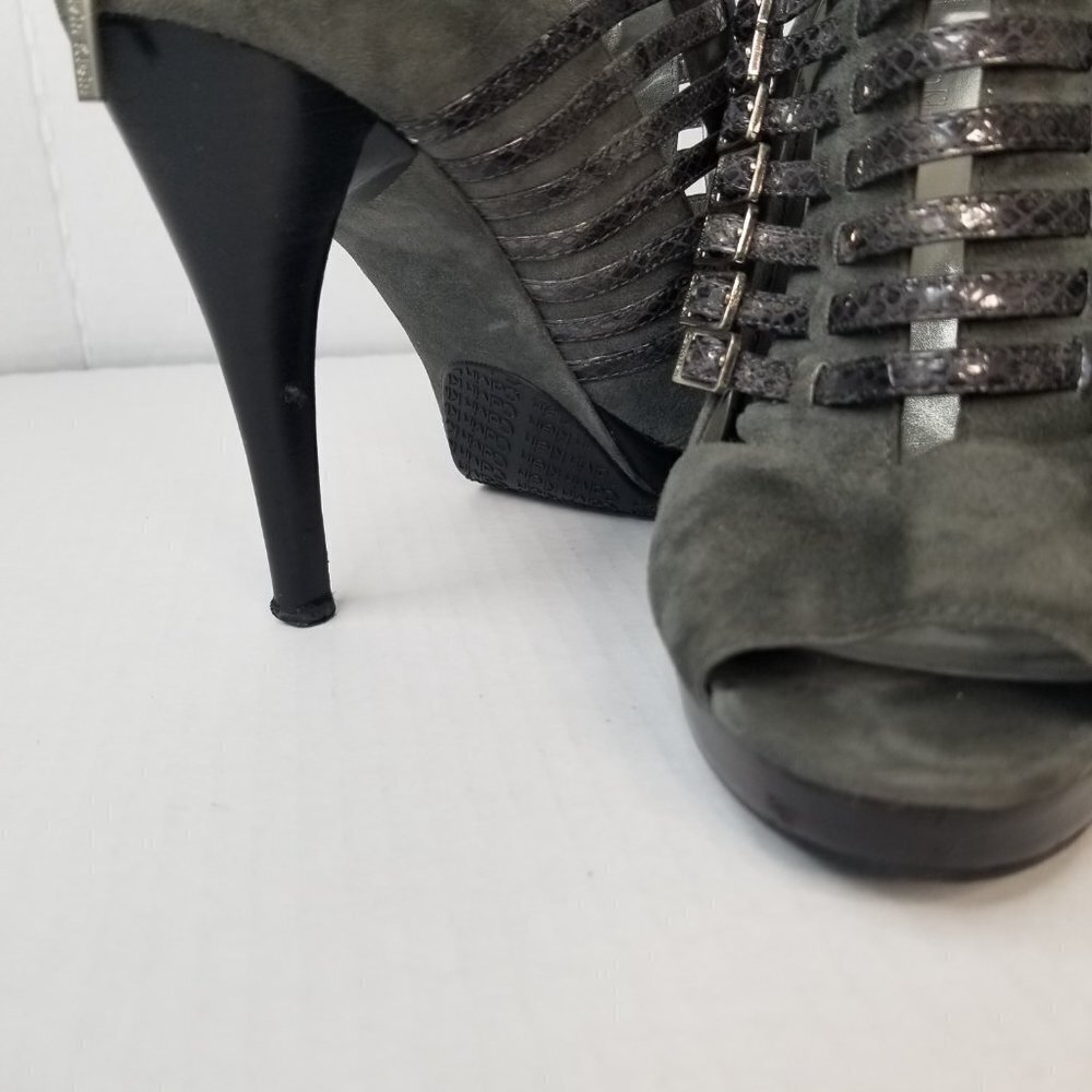 Calvin Klein Danica Platform Stiletto Heels Pumps Grey Suede Date Night Sz 9.5 - Picture 15 of 16